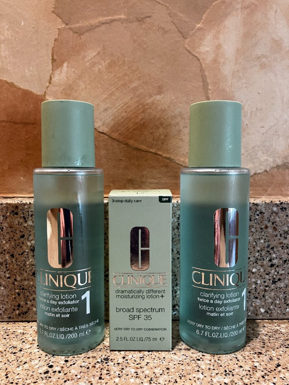 Clinique Set of 2 Clarifying Lotions & Dramatically Different SPF 35! NEW